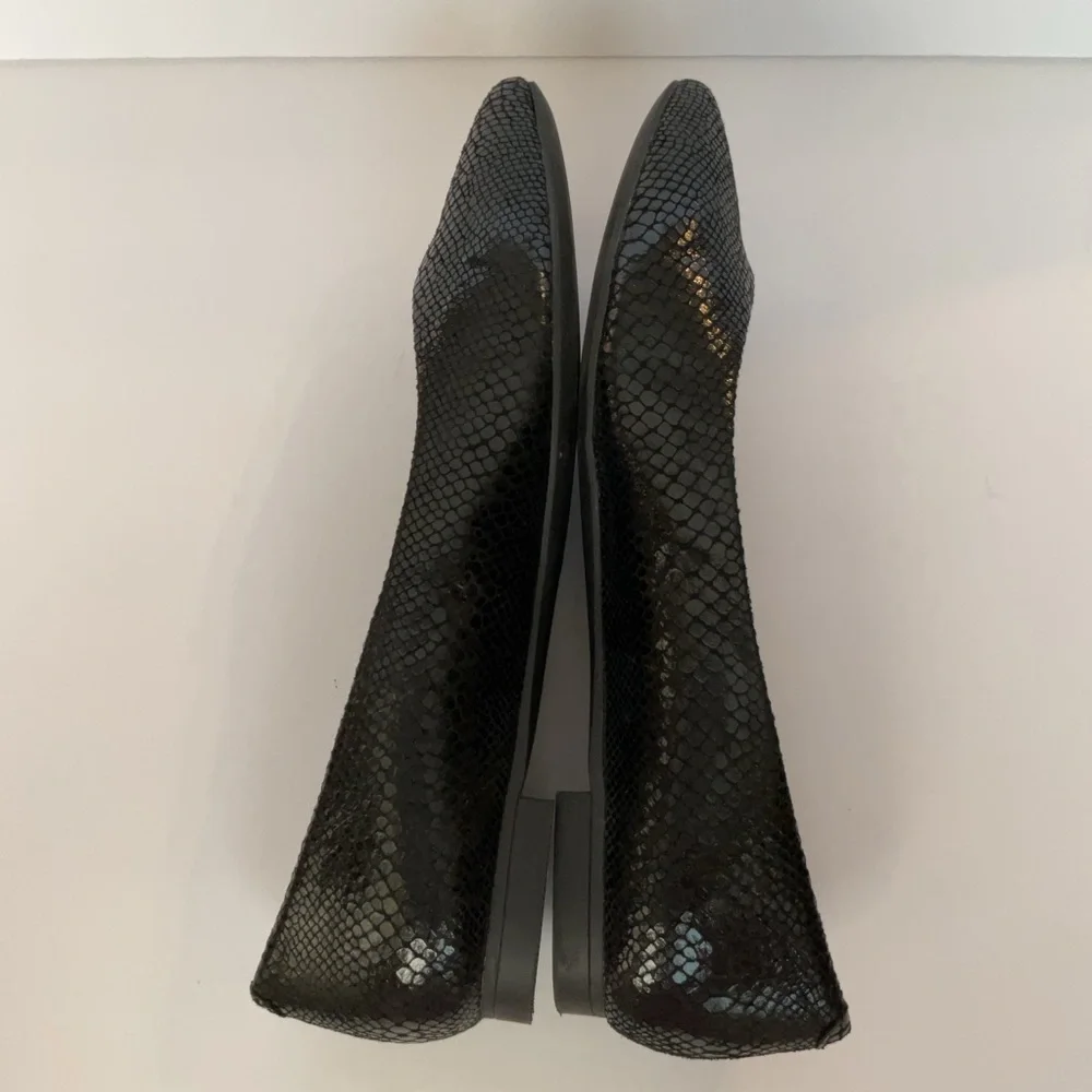 Vionic Shoes Cabello Black Snake Print Pointed Toe Flats Shoes Women's Size 7 - Picture 8 of 12